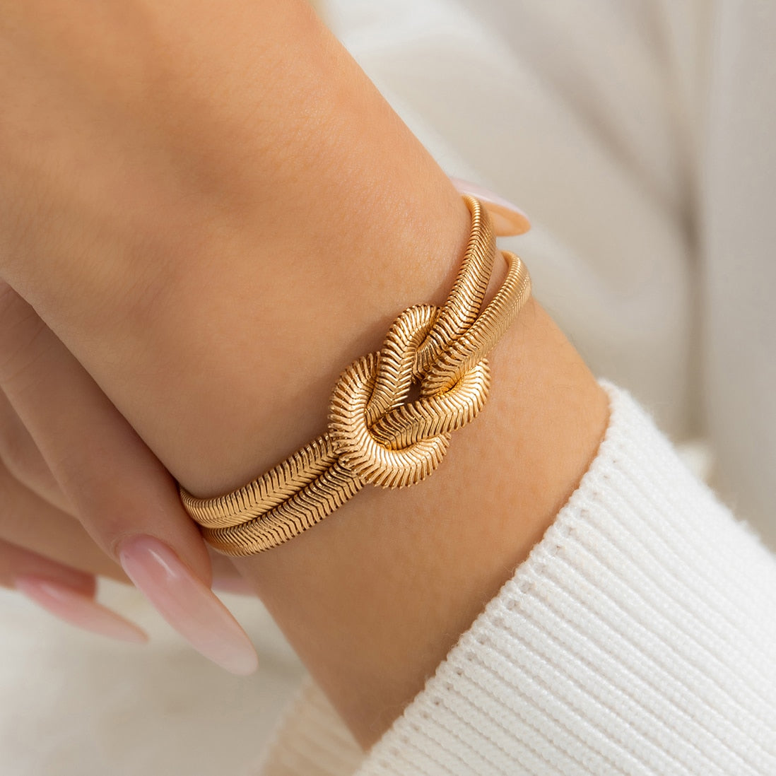 Scarlette Sleek Knot Armband 