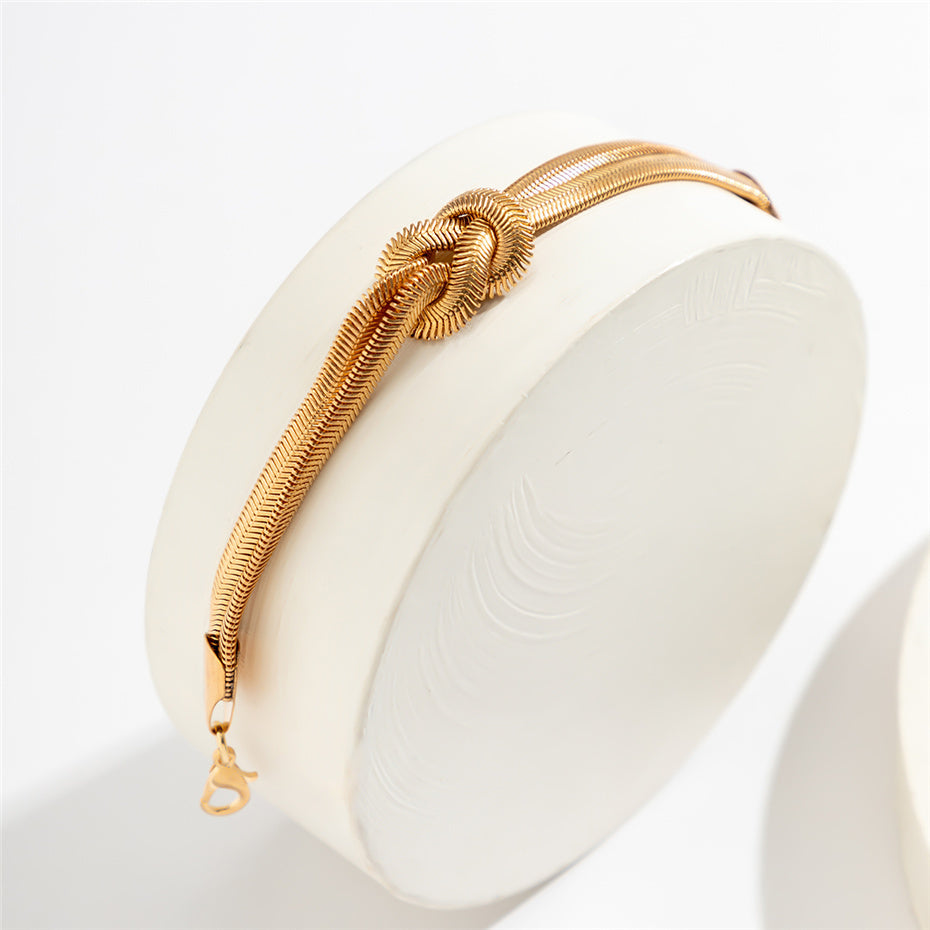 Scarlette Sleek Knot Armband 